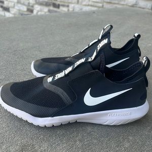 Girls size 6 Nike Flexrunners